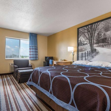 Super 8 by Wyndham Medina Hotel Bagian luar foto