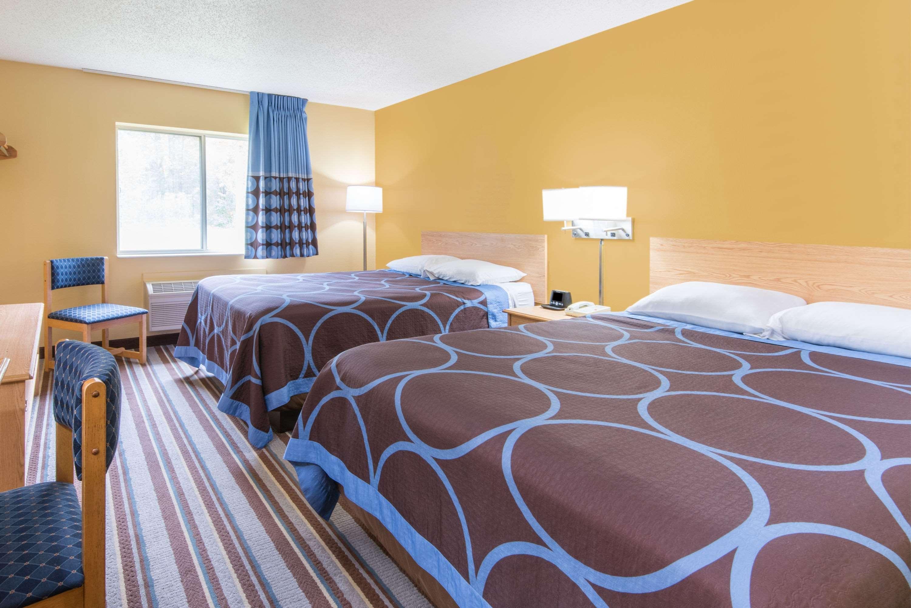 Super 8 by Wyndham Medina Hotel Bagian luar foto